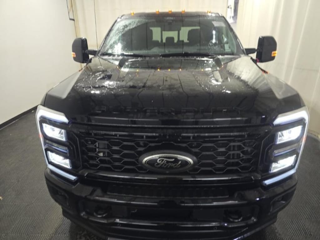 Used 2025 Ford F-350SD Lariat Truck