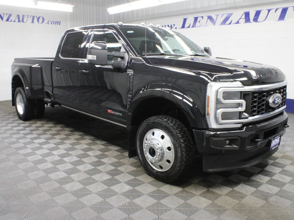 Used 2025 Ford F-450SD 4x4 Crew Cab Platinum DRW Truck