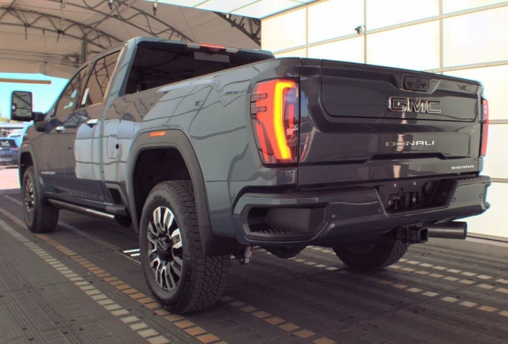 2026 Gmc Sierra 2500 HD Denali Ultimate photo 4