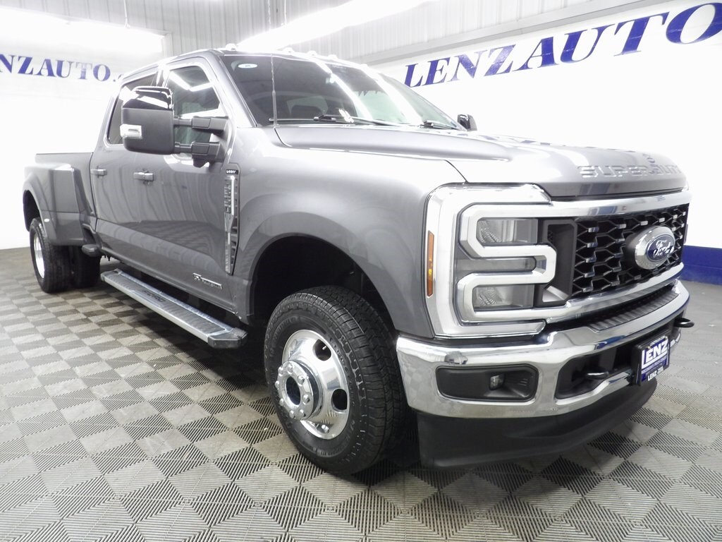 2024 Ford F-350 photo 3