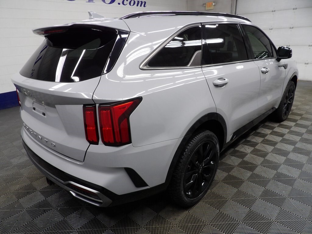 2022 Kia Sorento SX photo 4