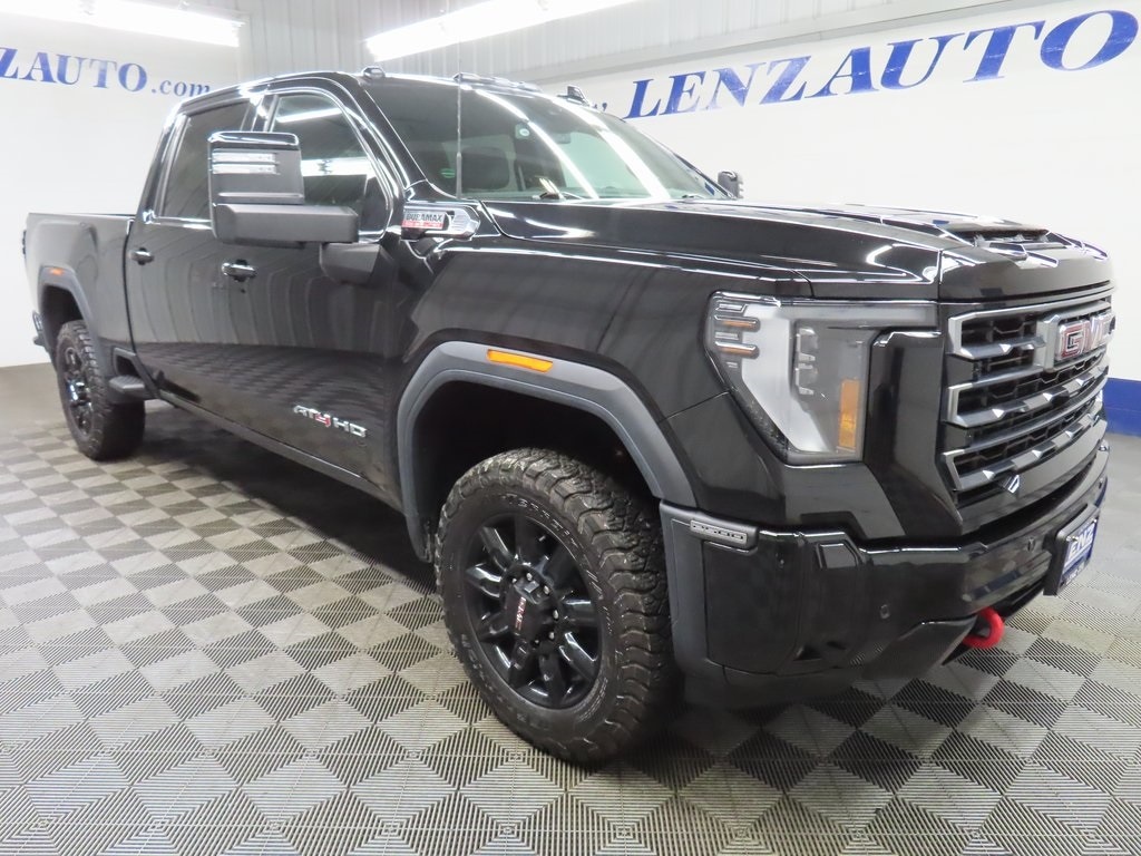Used 2025 GMC Sierra 2500HD 4x4 Crew Cab AT4 Truck
