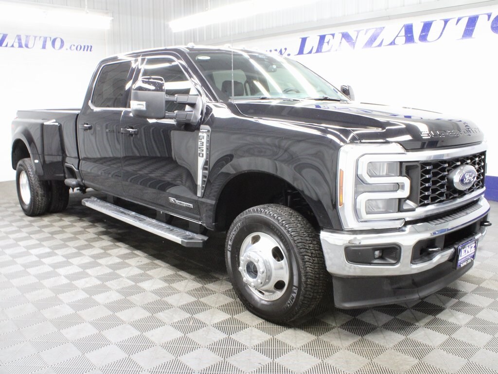 2024 Ford F-350 photo 2