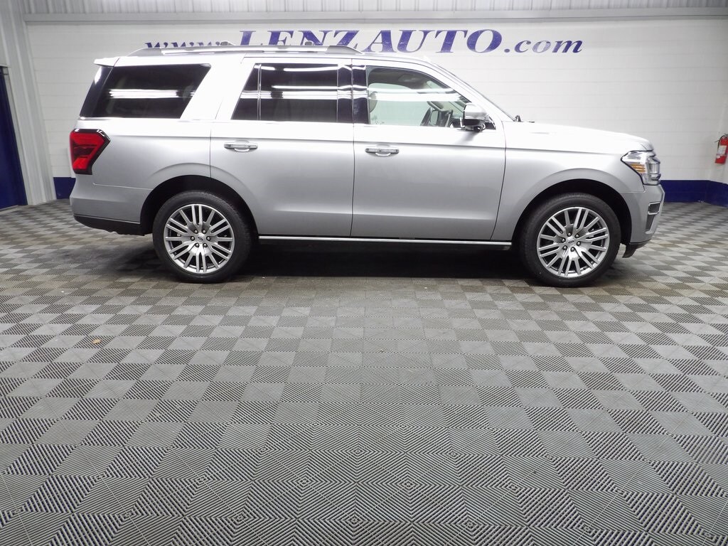 2023 Ford Expedition Limited photo 2