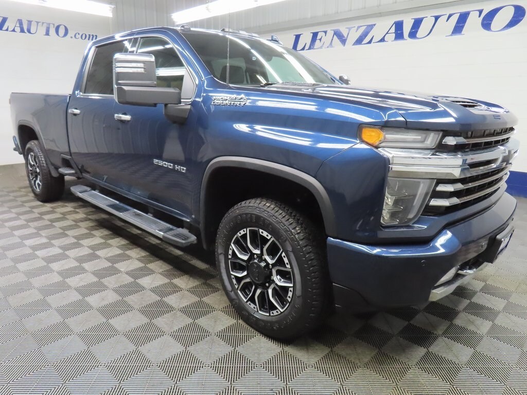 2023 Chevrolet Silverado 2500HD High Country photo 3