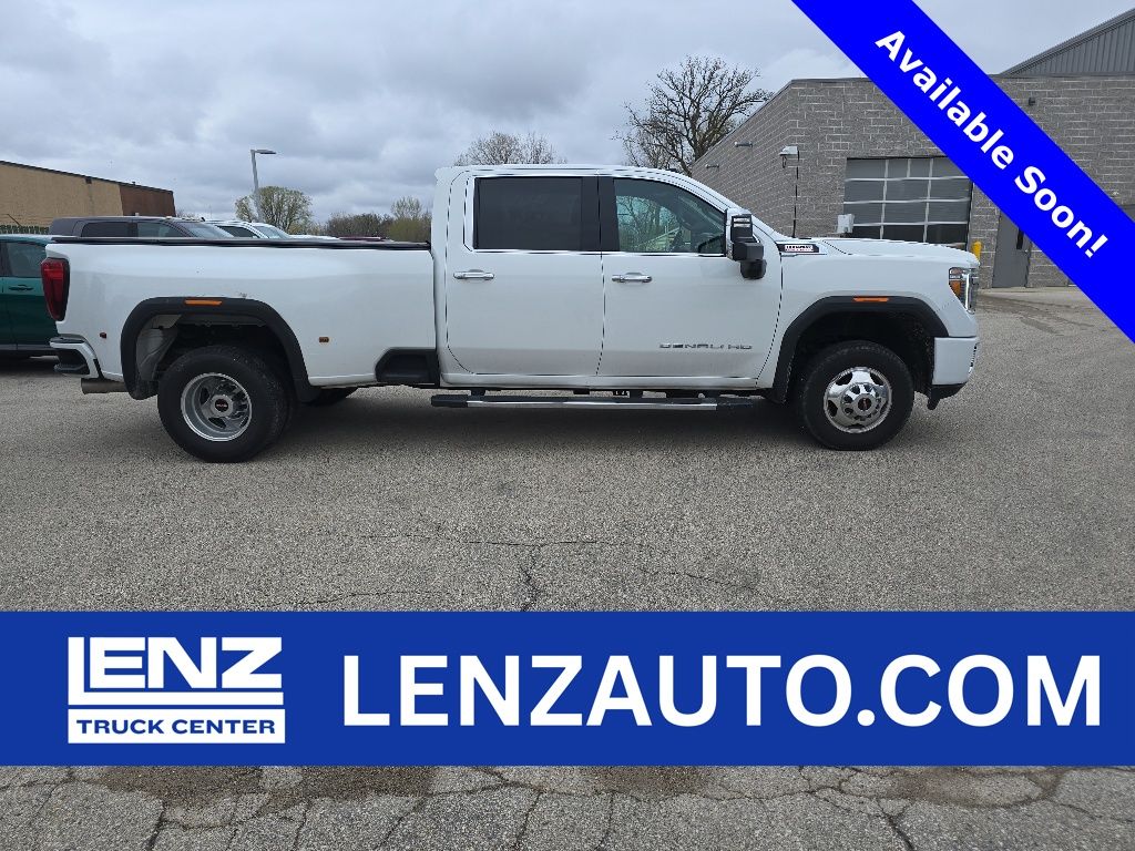 2023 GMC Sierra Denali 4WD Crew Cab Standard Box SRW's photo