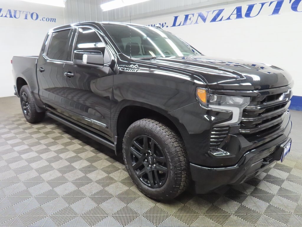 Used 2025 Chevrolet Silverado 1500 4x4 Crew Cab High Country Truck