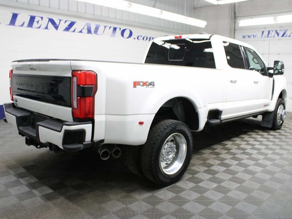 2025 Ford F-450 photo 4