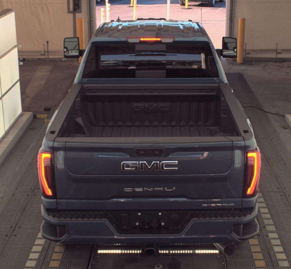 2026 Gmc Sierra 2500 HD Denali Ultimate photo 3