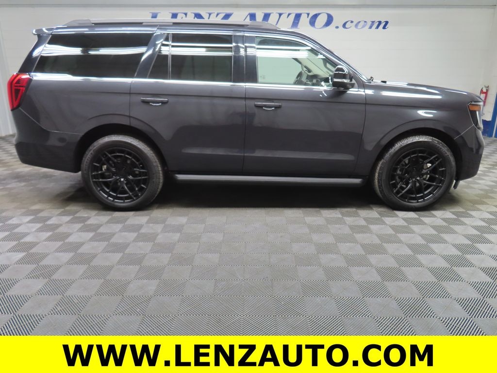 Used 2025 Ford Expedition Active 4WD SUV