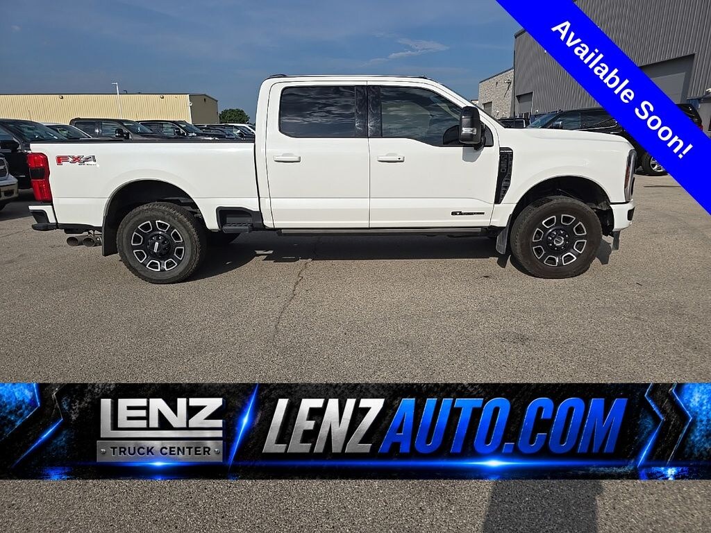 Used 2025 Ford F-250SD 4x4 Crew Cab Platinum Truck