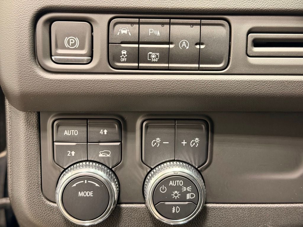 2023 GMC Yukon SLT - Photo 21