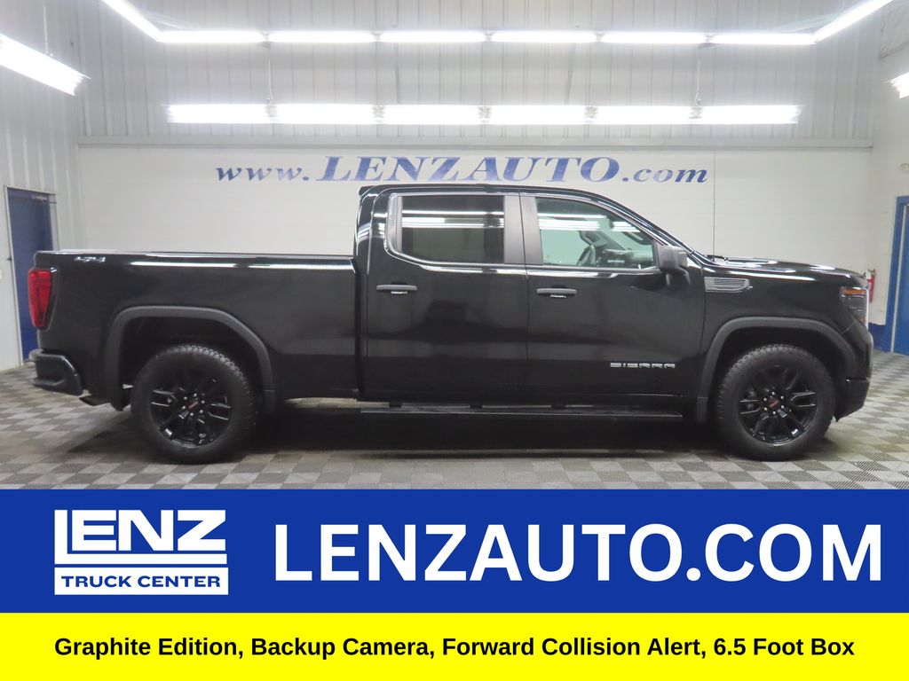 2023 GMC Sierra Pro 4WD Crew Cab Short Box's photo