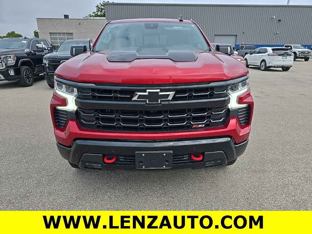 2024 Chevrolet Silverado 1500 LT Trail Boss photo 2