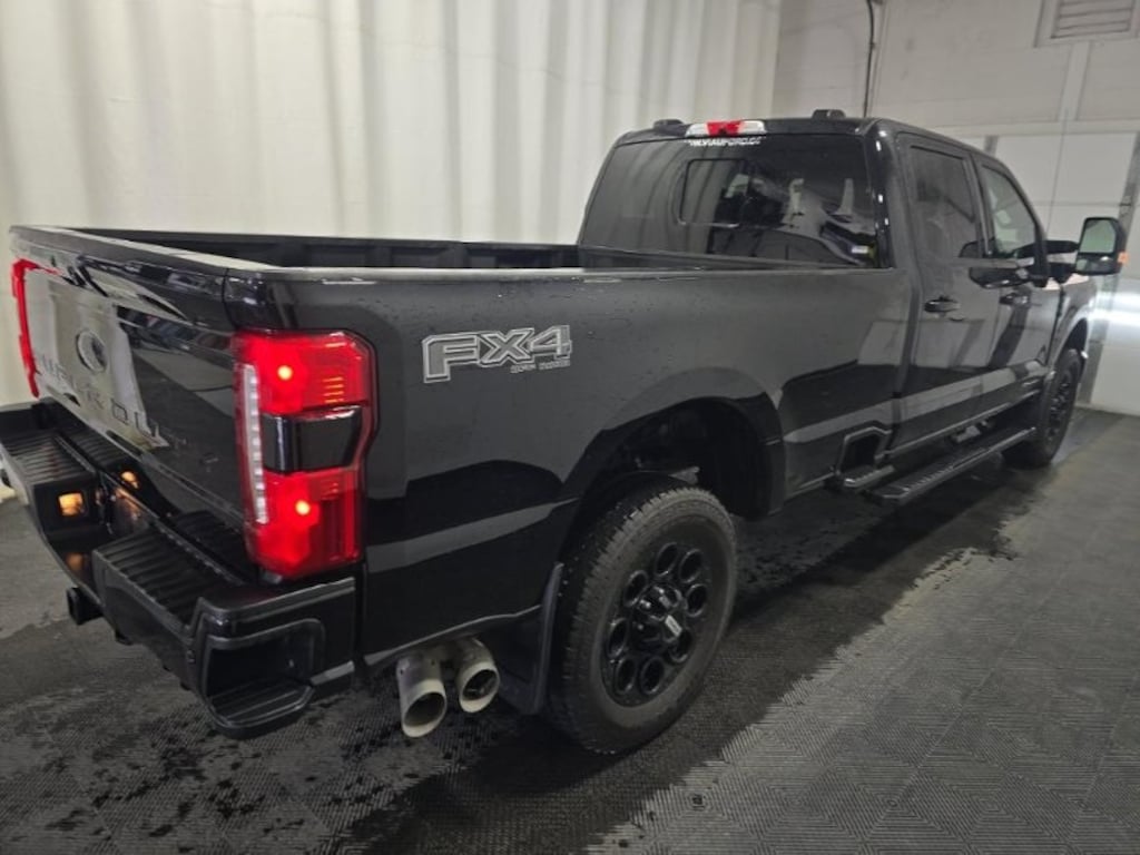 Used 2025 Ford F-350SD Lariat Truck