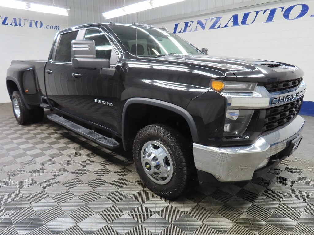 2021 Chevrolet Silverado 3500HD LT photo 2
