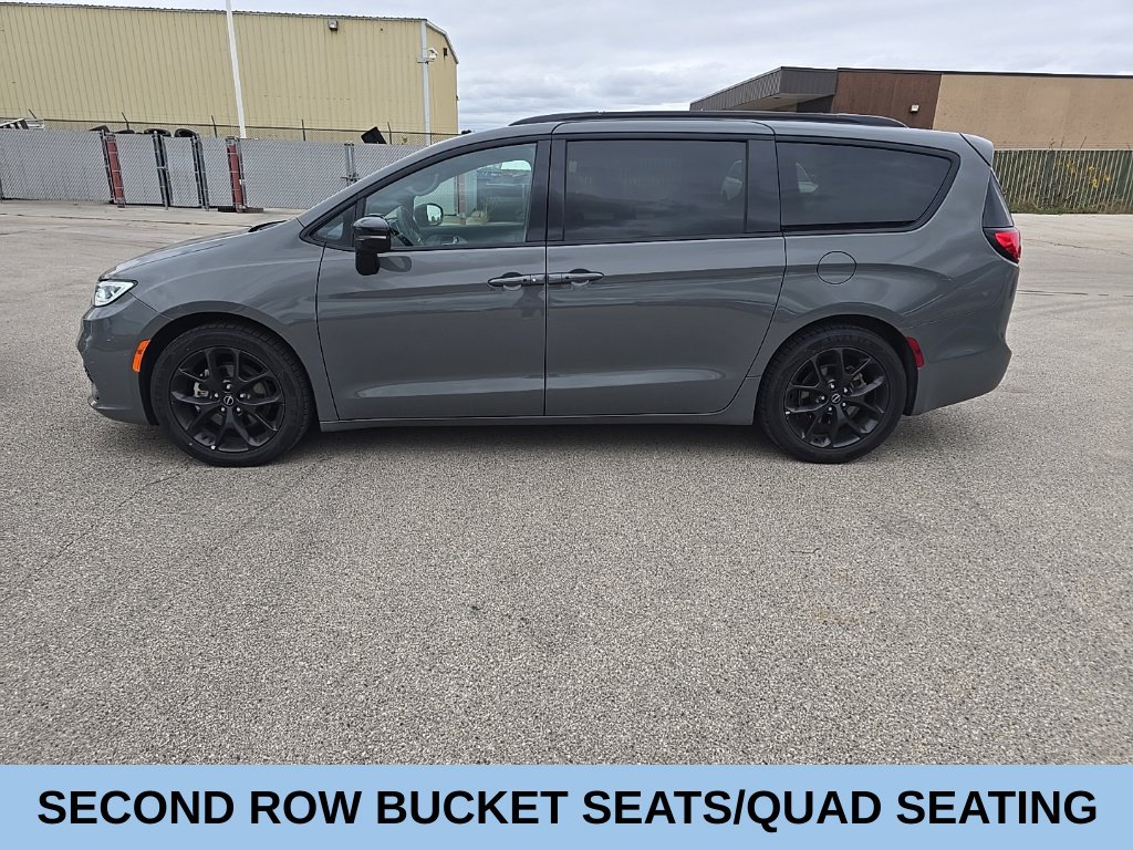 Used 2025 Chrysler Pacifica Limited FWD Minivan/Van