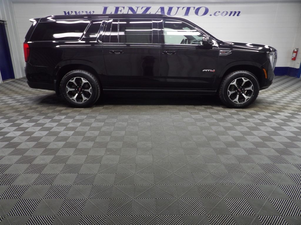 Used 2025 GMC Yukon XL AT4 4WD SUV