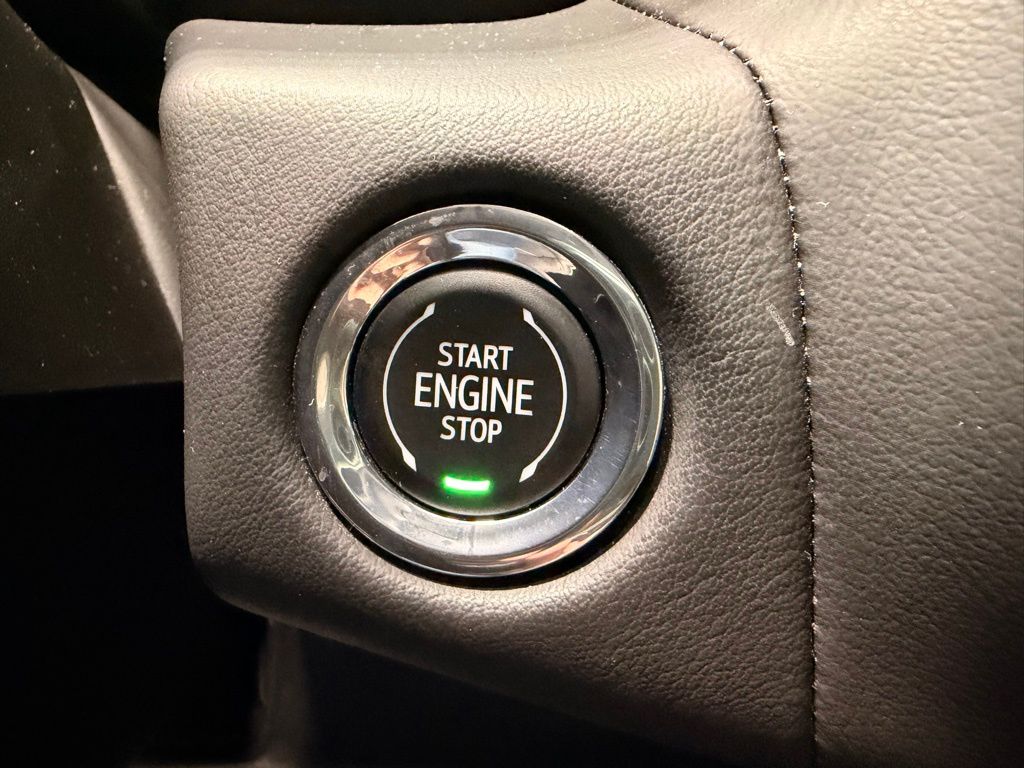 2023 GMC Yukon SLT - Photo 40