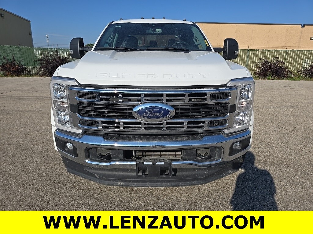 2023 Ford F-450 photo 2
