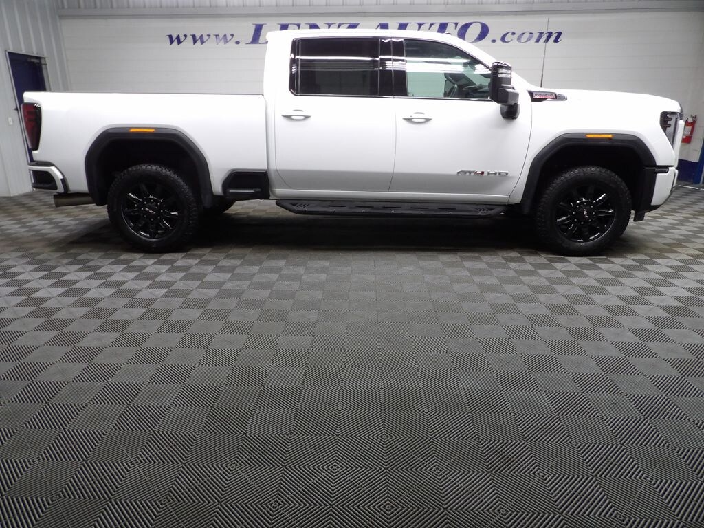 Used 2025 GMC Sierra 2500HD 4x4 Crew Cab AT4 Truck