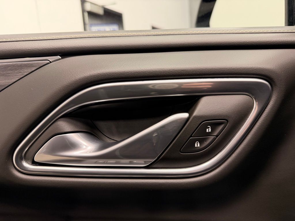2023 GMC Yukon SLT - Photo 23