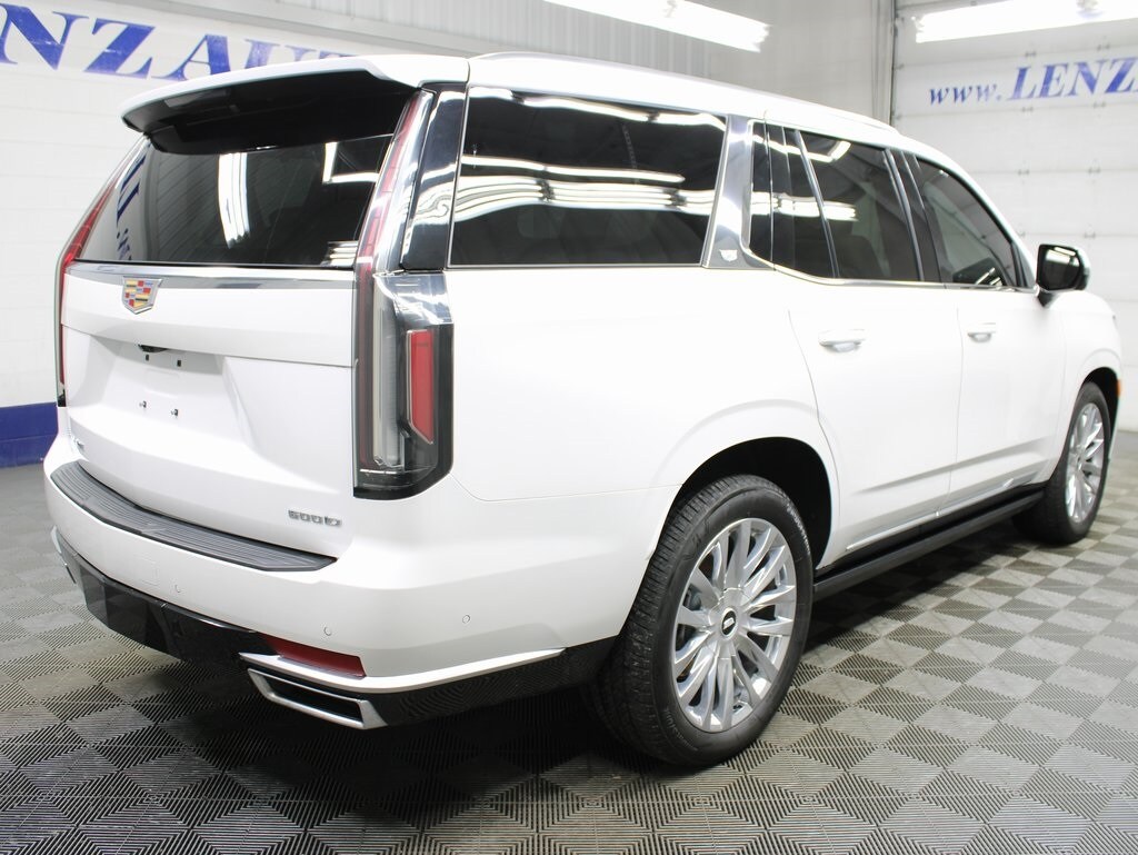 2024 Cadillac Escalade Premium Luxury photo 4