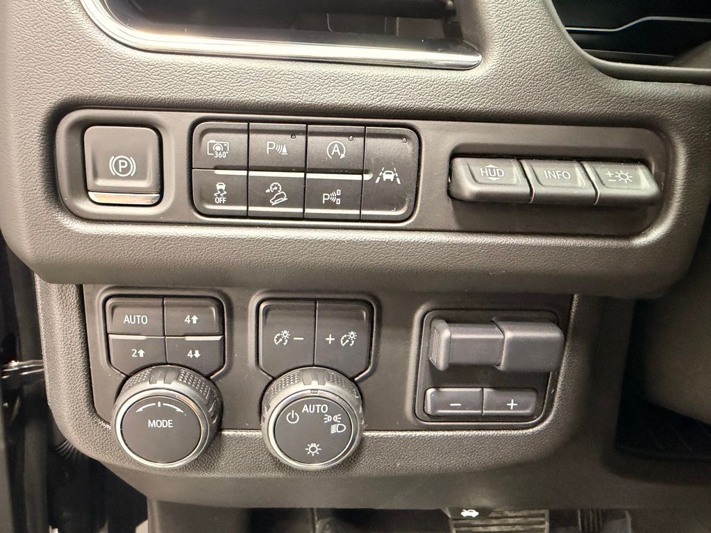 2024 Chevrolet Tahoe Premier - Photo 31