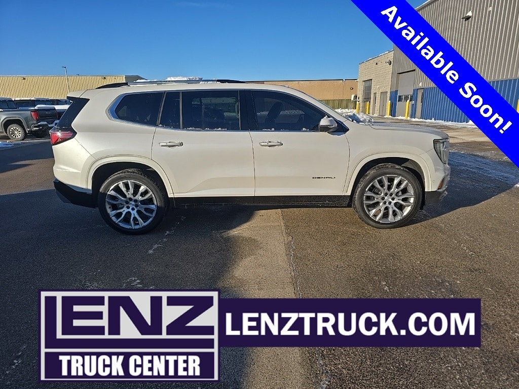 2025 GMC Acadia Denali's photo