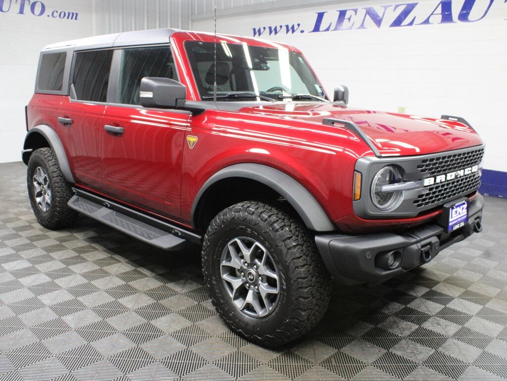 Used 2025 Ford Bronco Badlands 4WD SUV