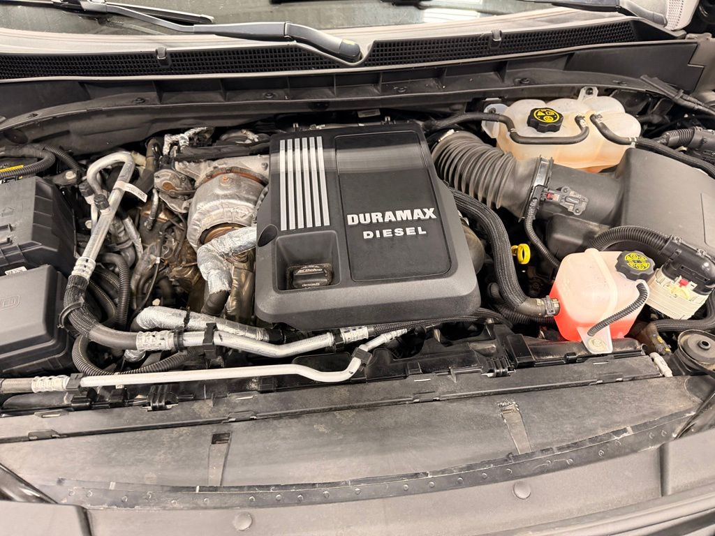 2023 GMC Yukon SLT - Photo 32