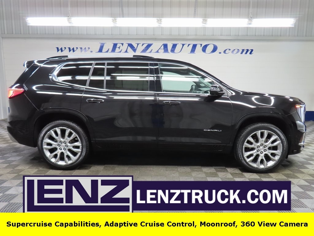 2024 GMC Acadia Denali's photo