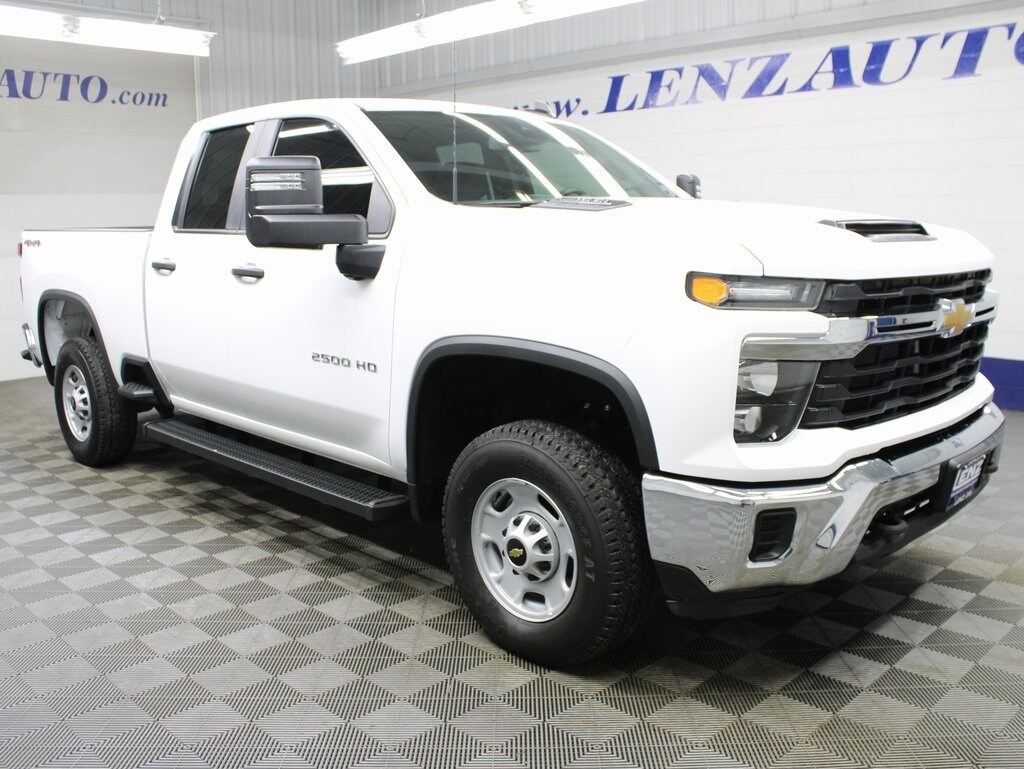 2024 Chevrolet Silverado Work Truck photo 3