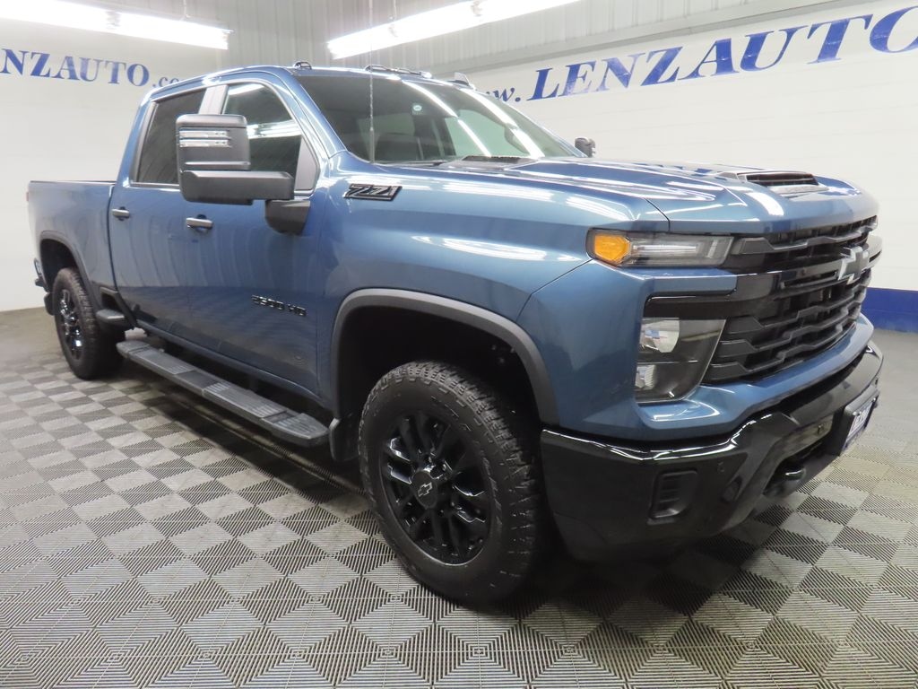 Used 2025 Chevrolet Silverado 2500HD 4x4 Crew Cab Custom Truck
