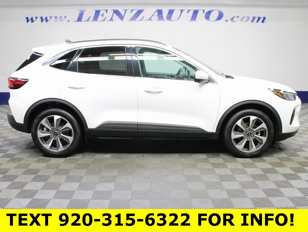 2024 Ford Escape Platinum photo 2