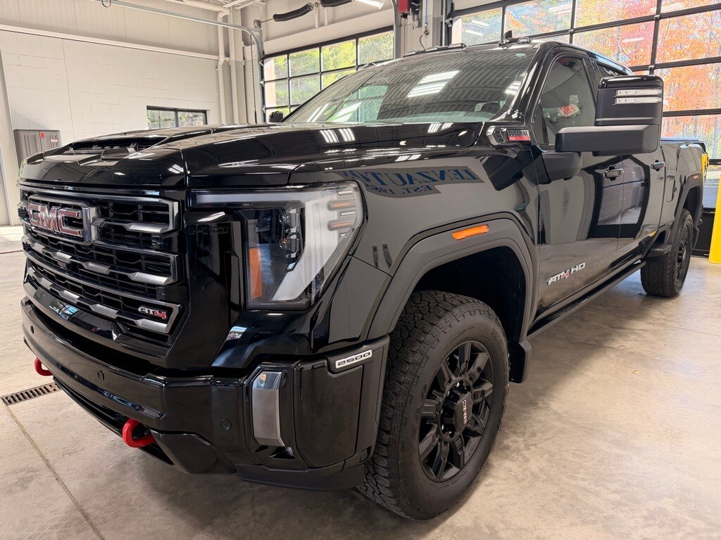 Used 2024 GMC Sierra 2500HD 4x4 Crew Cab AT4 Truck