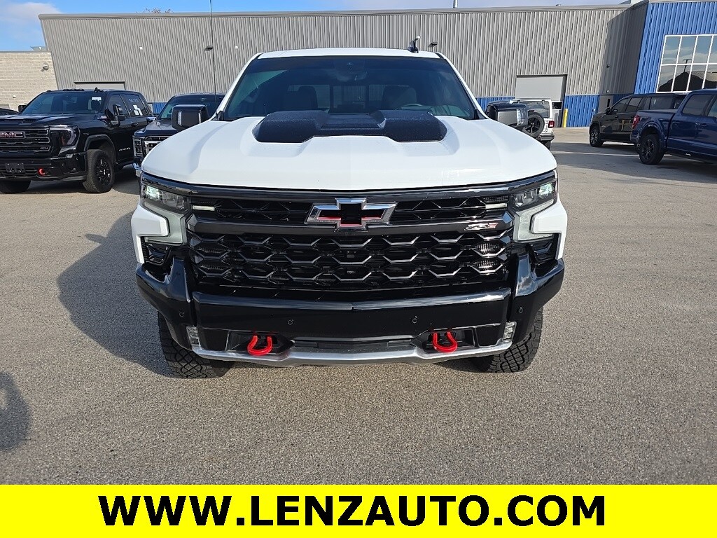 2025 Chevrolet Silverado 1500 ZR2 photo 2