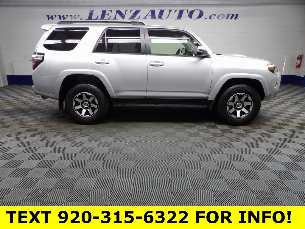 2024 Toyota 4Runner TRD Off-Road Premium 4WD photo 2
