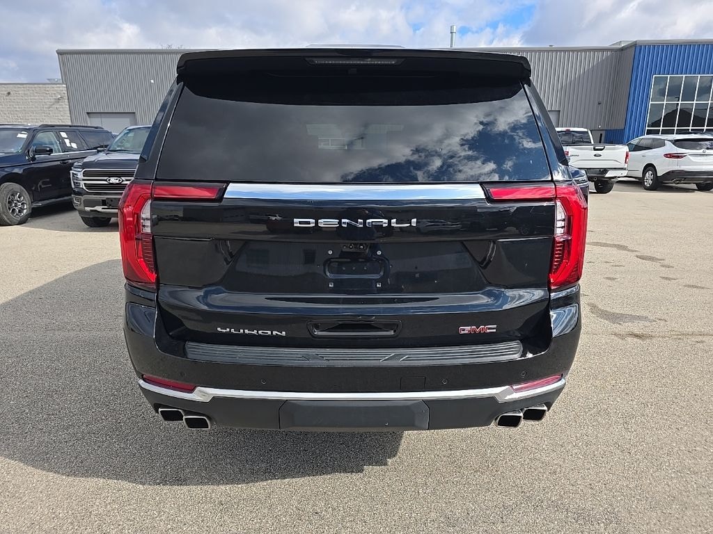 Used 2025 GMC Yukon XL Denali 4WD SUV