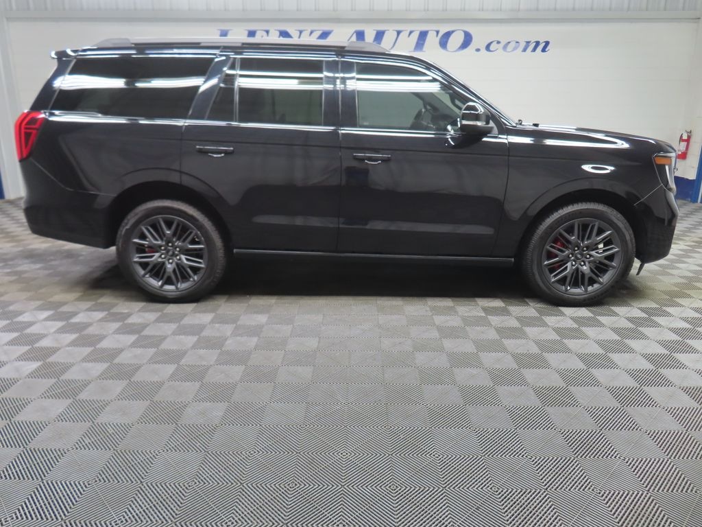Used 2025 Ford Expedition Platinum 4WD SUV