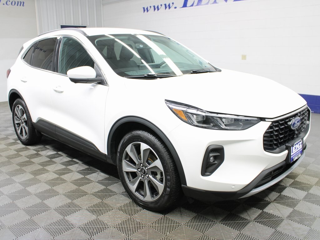 2024 Ford Escape Platinum photo 3