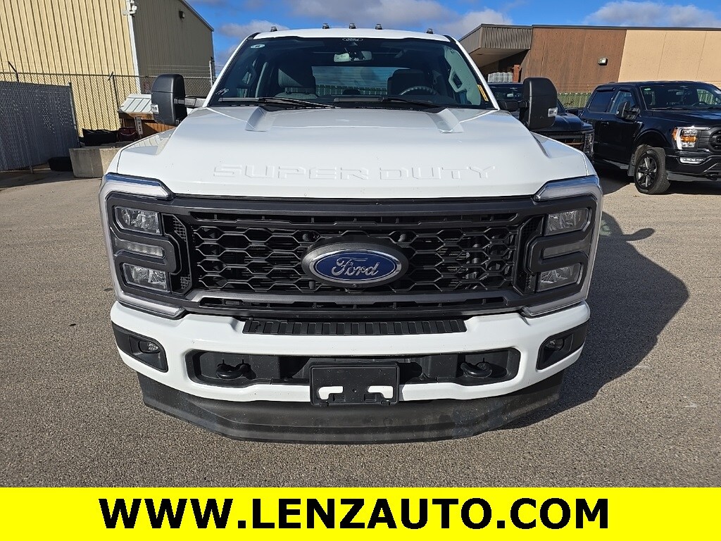 2024 Ford F-250 photo 2