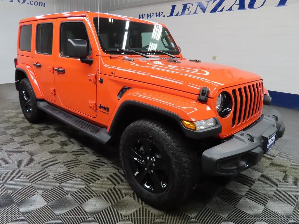 2023 Jeep Wrangler Unlimited Sahara photo 2