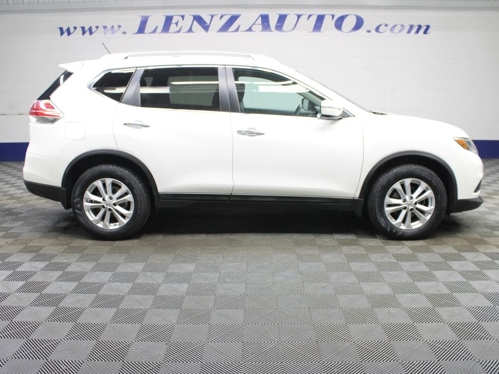 Used 2015 Nissan Rogue SV AWD SUV