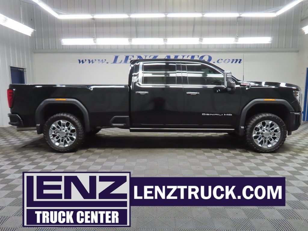2024 GMC Sierra 2500HD Denali's photo