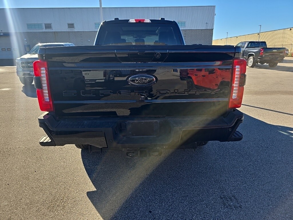 2025 Ford F-250 photo 4