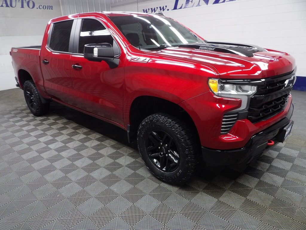 2024 Chevrolet Silverado 1500 LT Trail Boss photo 3