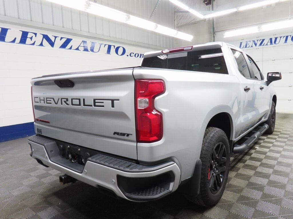 2021 Chevrolet Silverado 1500 RST photo 2