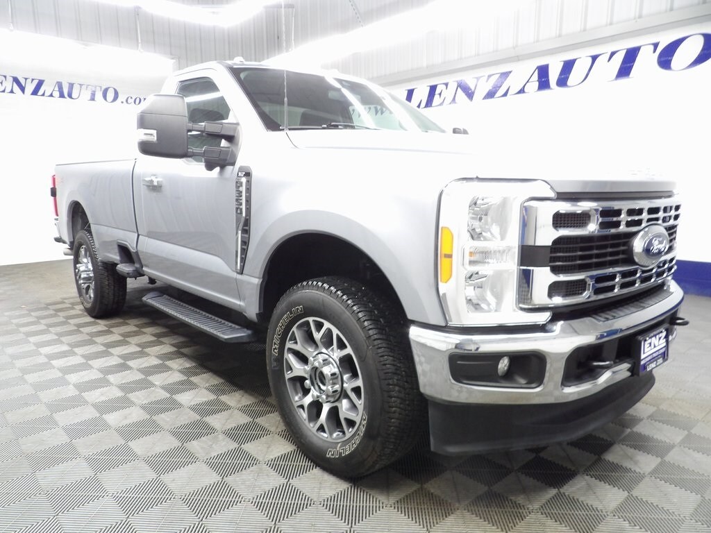 2023 Ford F-350 photo 3