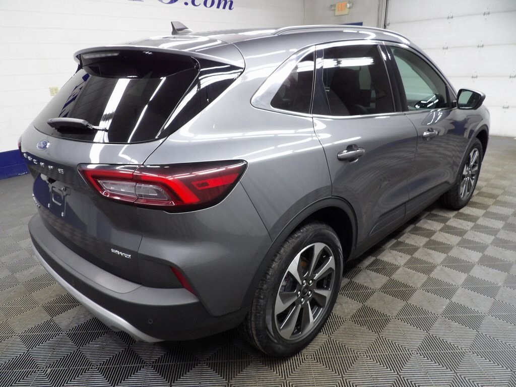 2024 Ford Escape Platinum photo 2